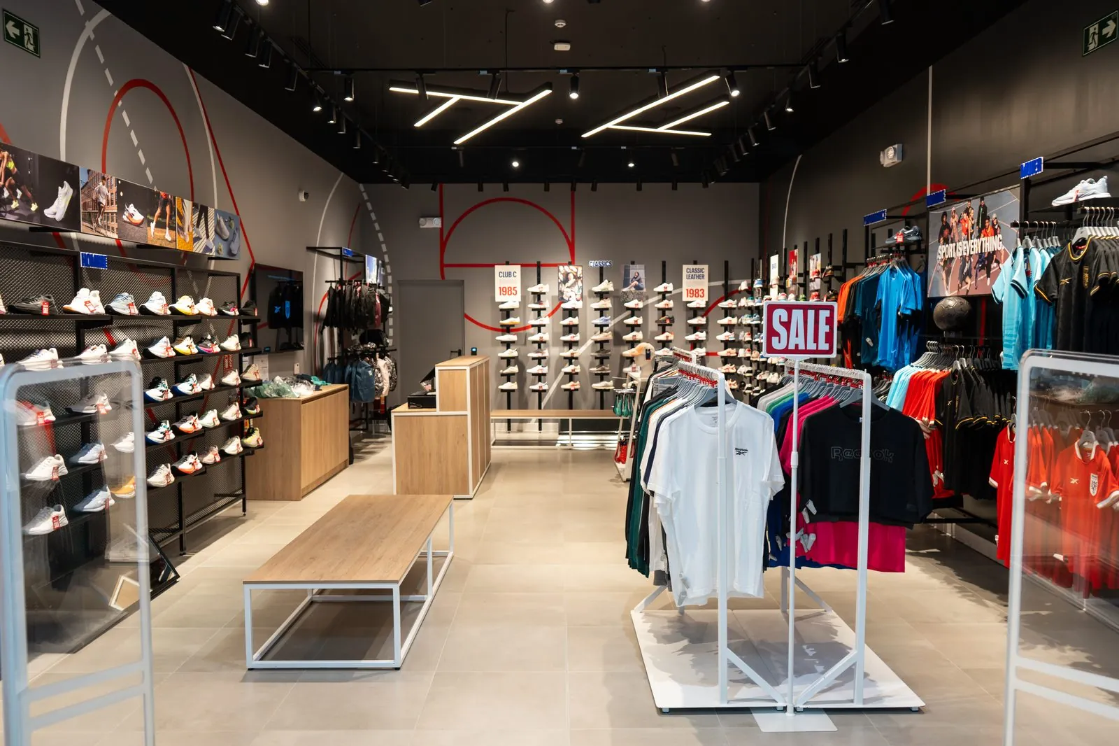 Reebok Metromall 2