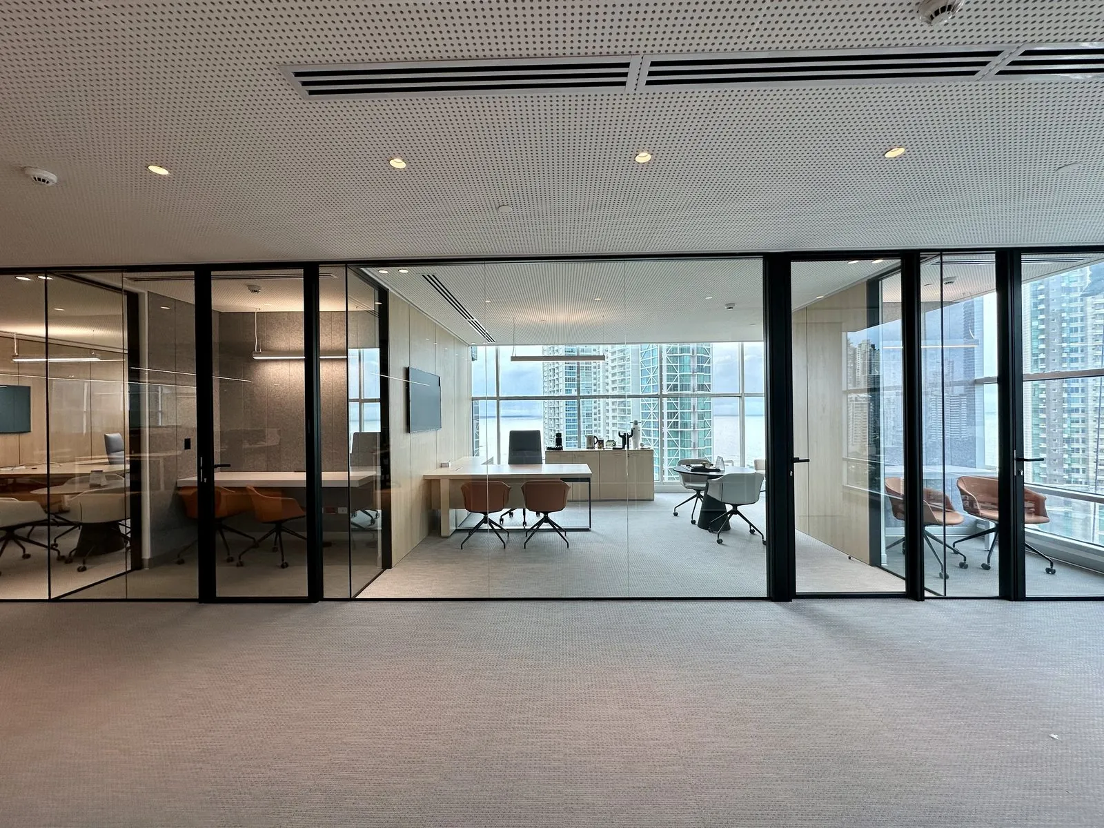 Tommy Hilfiger Offices 2