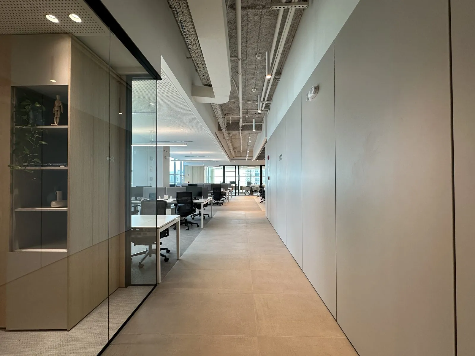 Tommy Hilfiger Offices 3